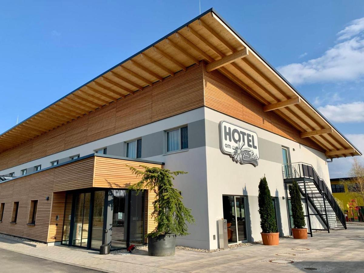 Hotel Am Sonnenlandpark Lichtenau  Extérieur photo
